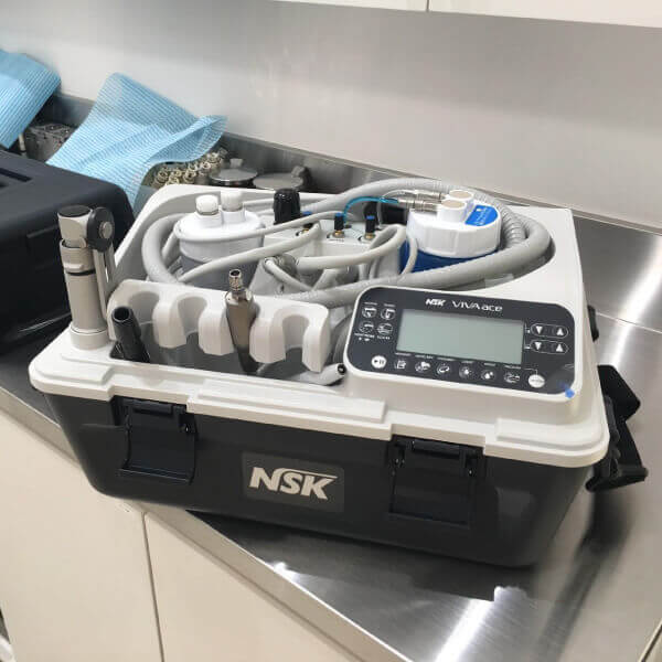 訪問歯科診療用ポータブルユニット